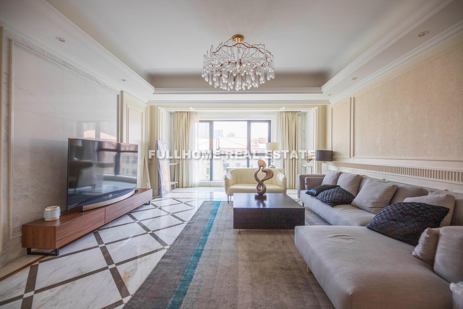 E18 - 3 bedroom apartment in Shanghai, Lujiazui, Pudong