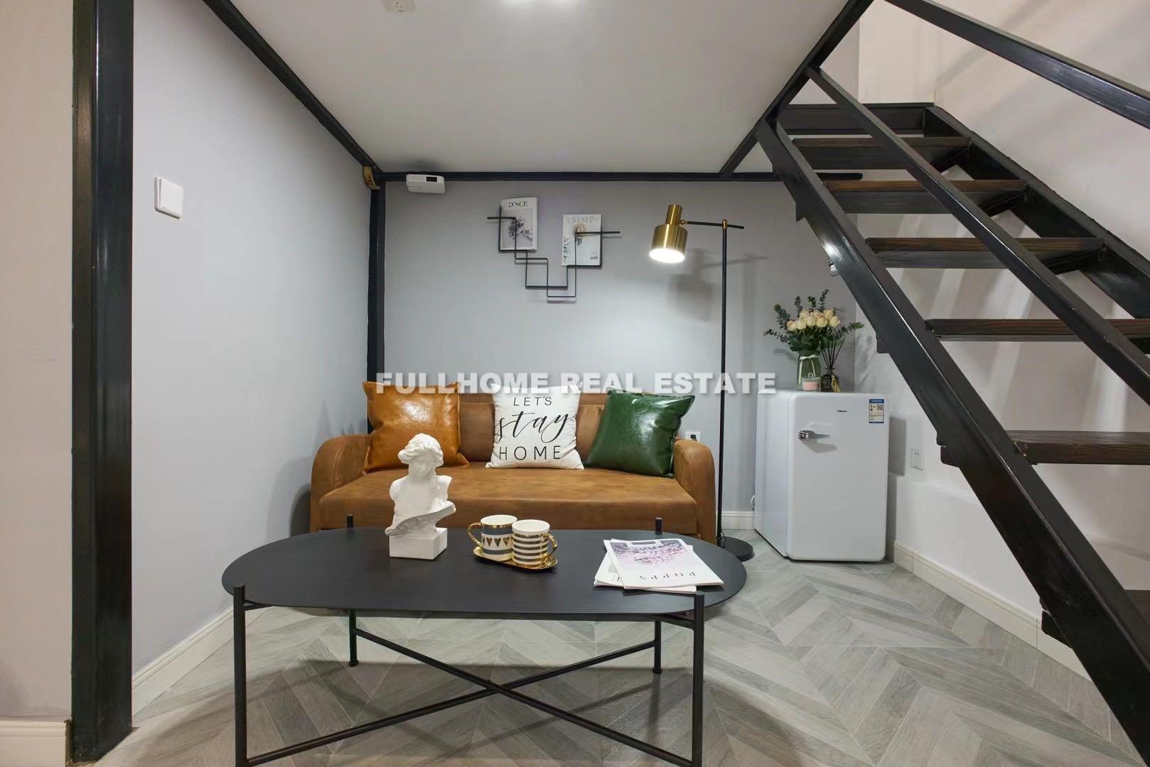 Similar property: Lane 1-100 Xinle Road Old House, 1 bedrooms, 50 sqm in Shanghai