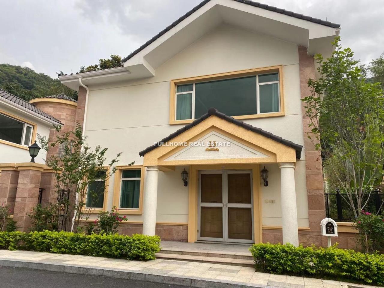 Same compound: Golden Lake Garden, 3 bedrooms in Guangzhou