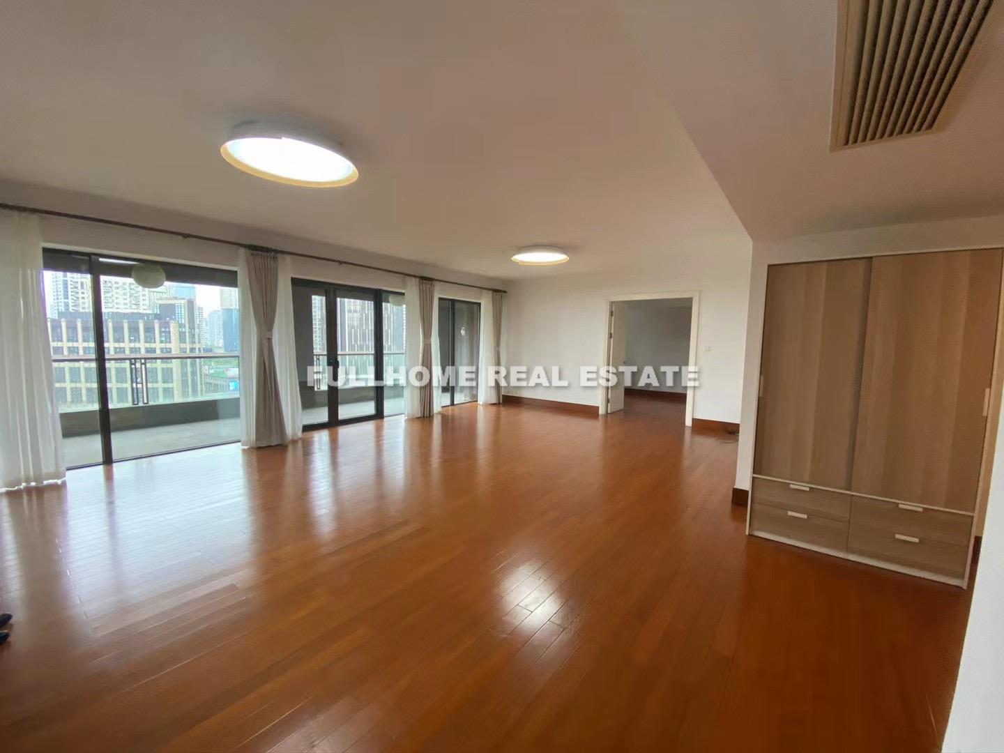 Similar property: Lakeville Regency, 3 bedrooms, 280 sqm in Shanghai