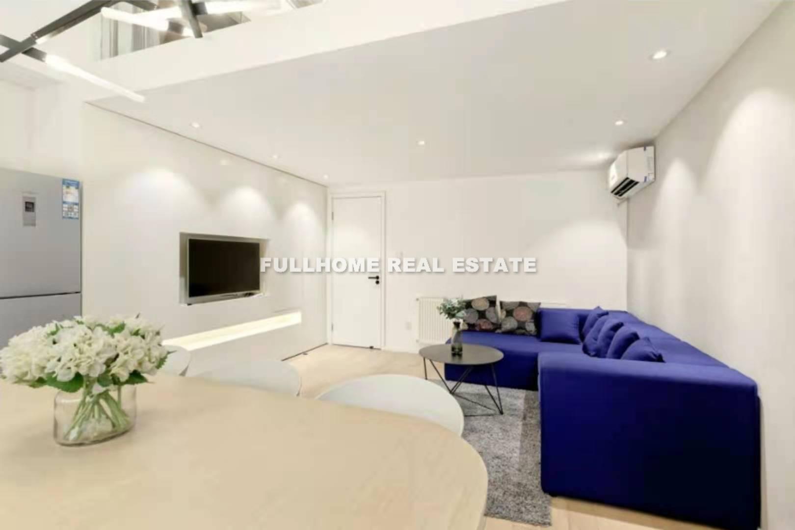 Lane 1-500 North Chengdu Old House - 2 bedroom apartment in Shanghai, Jing An, Downtown