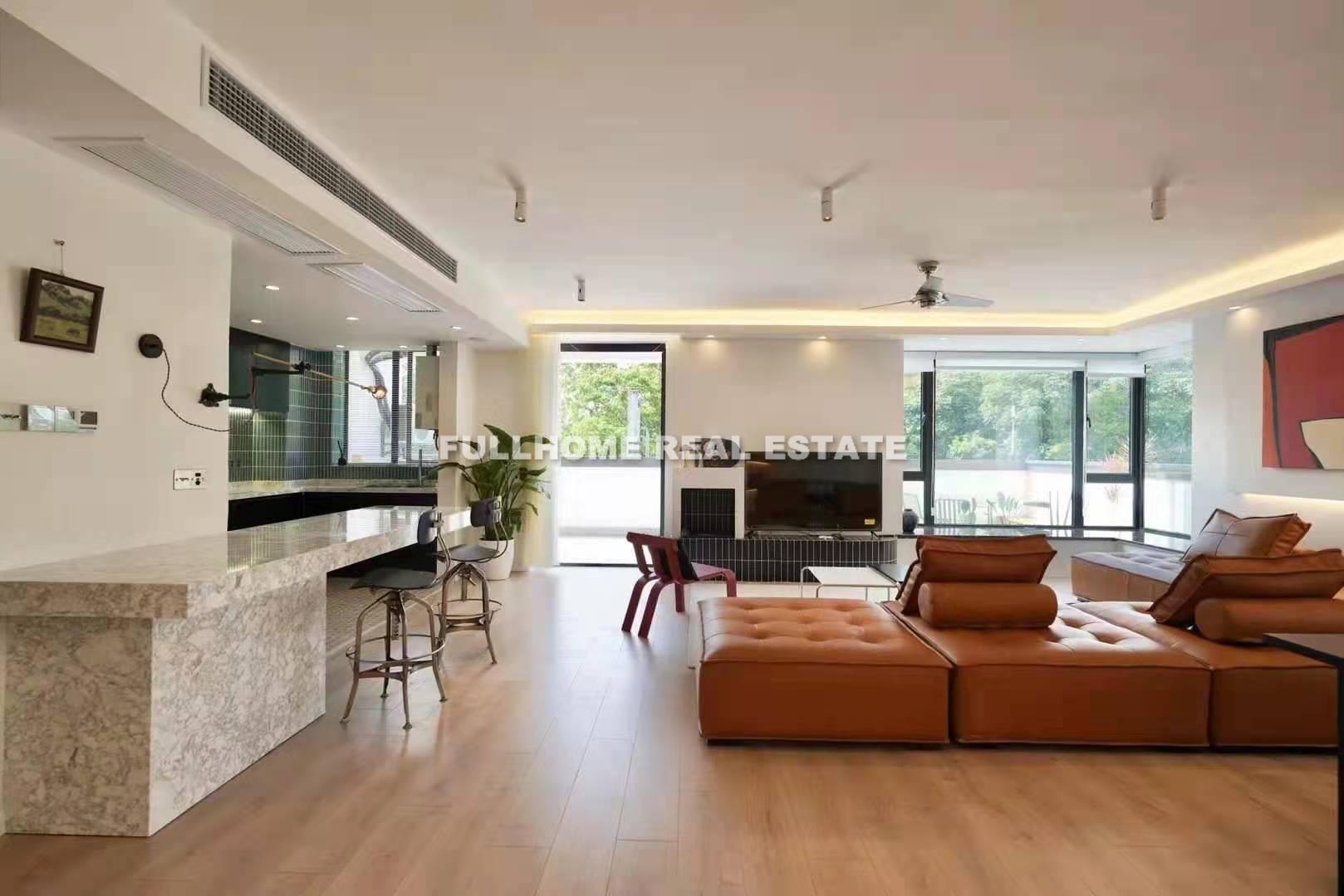Same compound: 99 Xuhui, 2 bedrooms in Shanghai