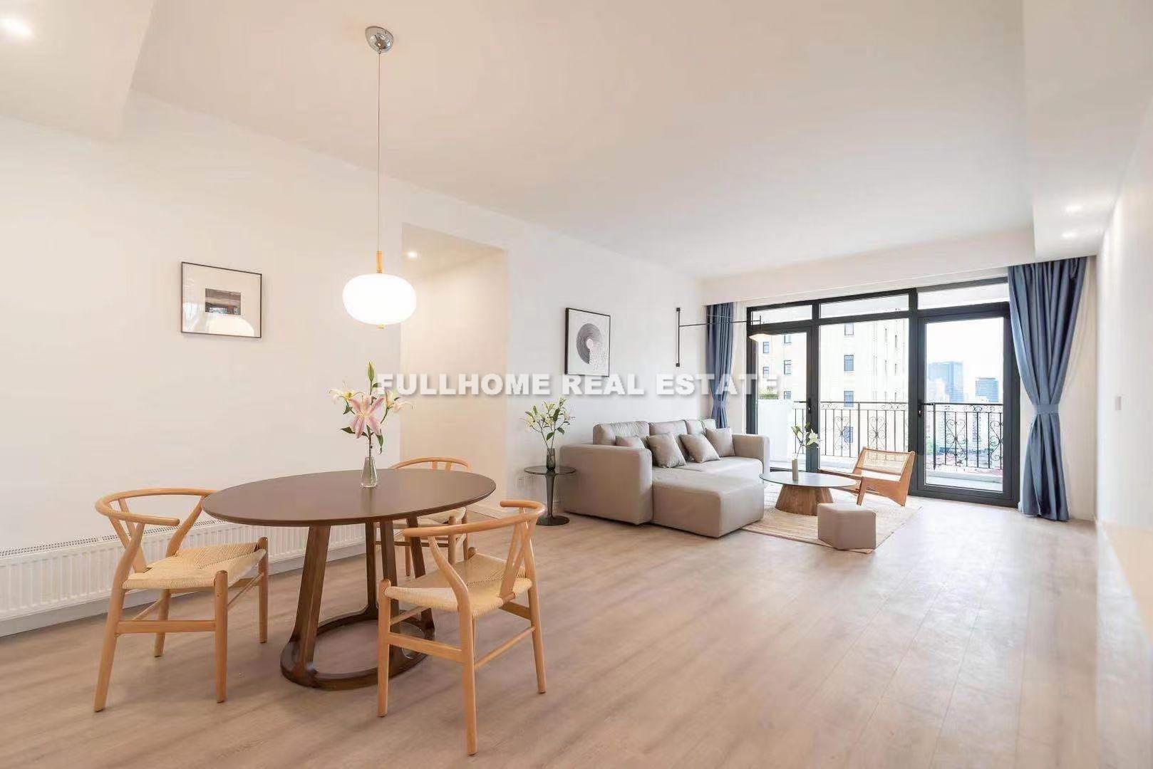 Louis Triumph Palace - 4 bedroom apartment in Shanghai, Zhongshan Park, Downtown