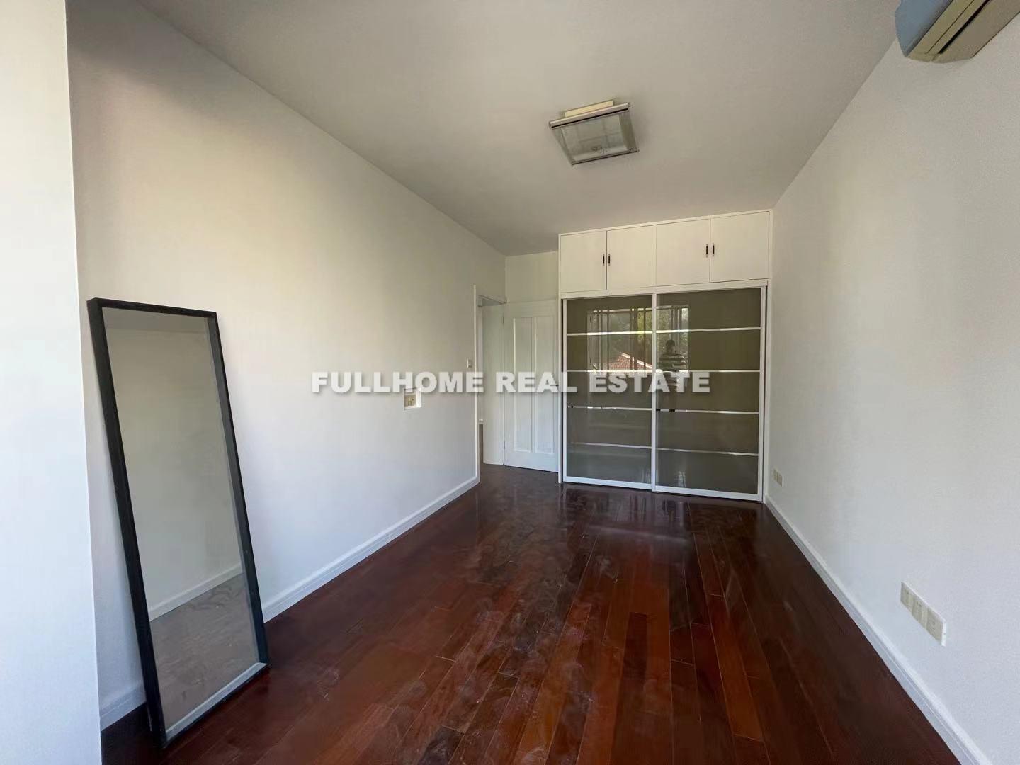 Lane 200-300 Anfu Road Old House - 3 bedroom apartment in Shanghai, FFC, Downtown