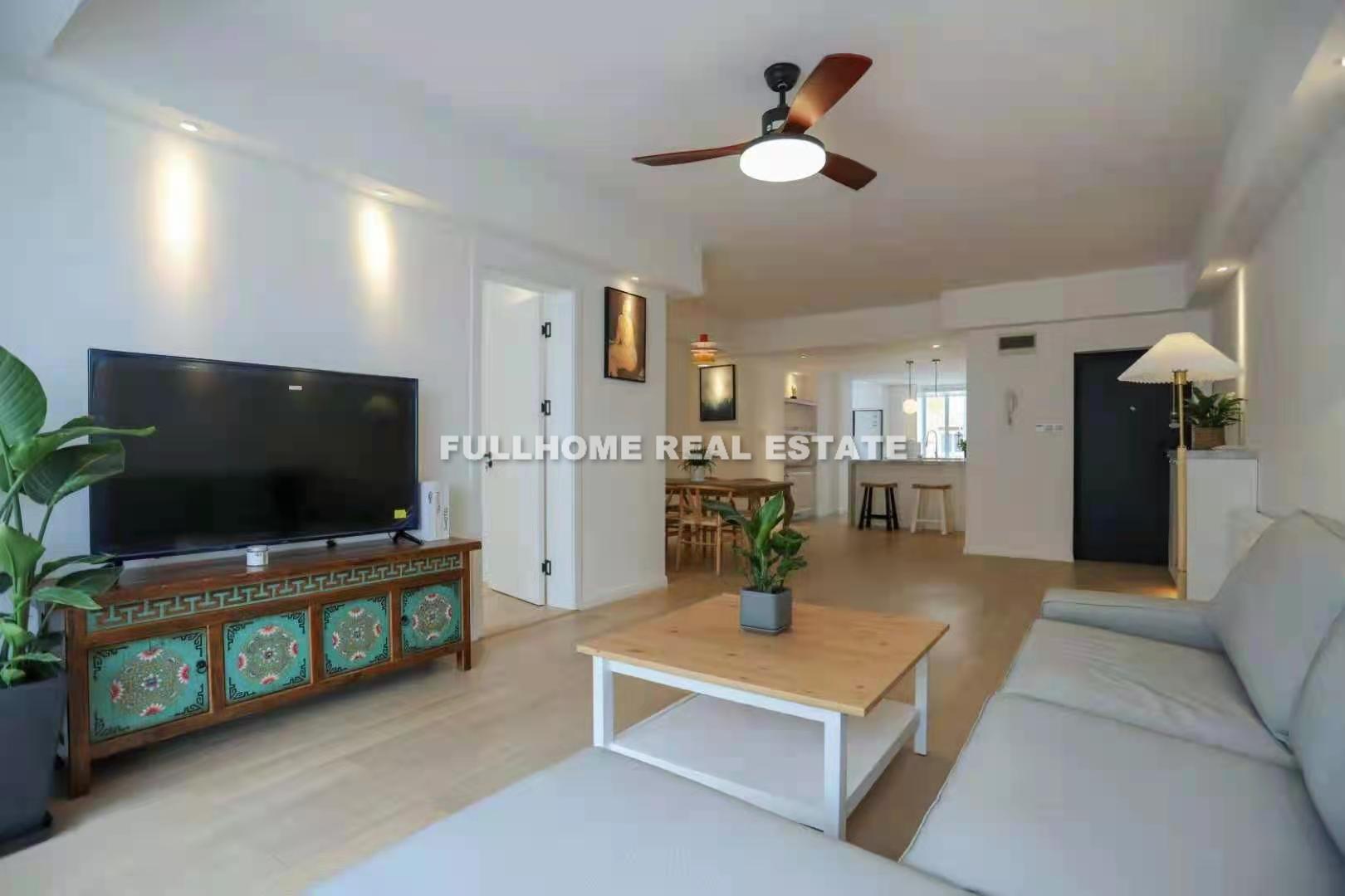 Zhongshan Apartment - 3 bedroom apartment in Shanghai, Zhongshan Park, Downtown