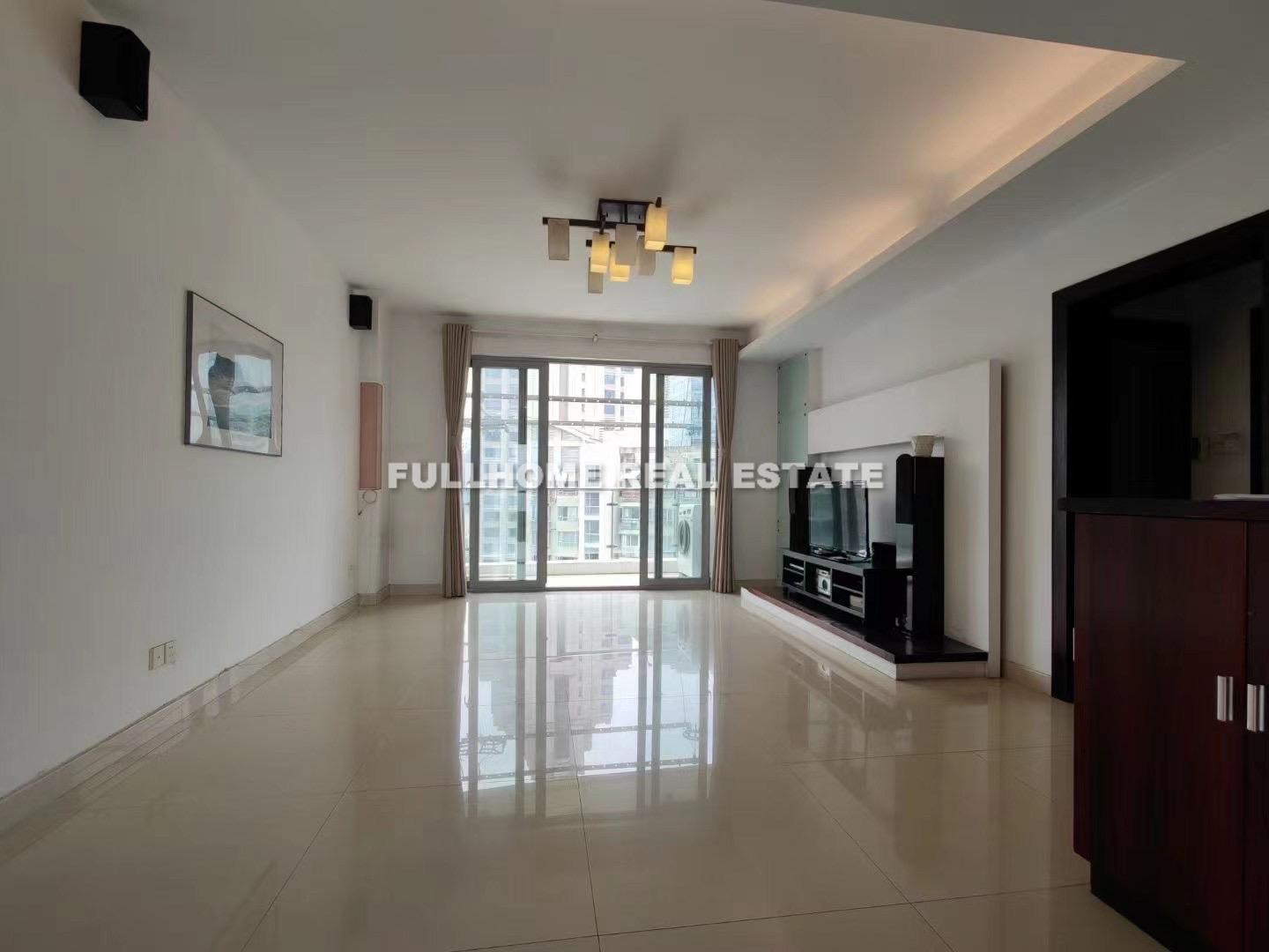 First Block - 3 bedroom apartment in Shanghai, Jing An, Downtown