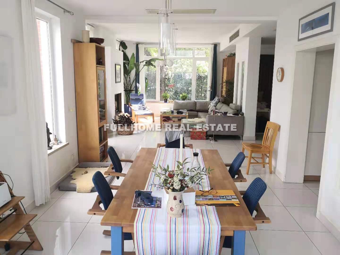 Violet Country Villa - 5 bedroom apartment in Shanghai, Qingpu, Suburb