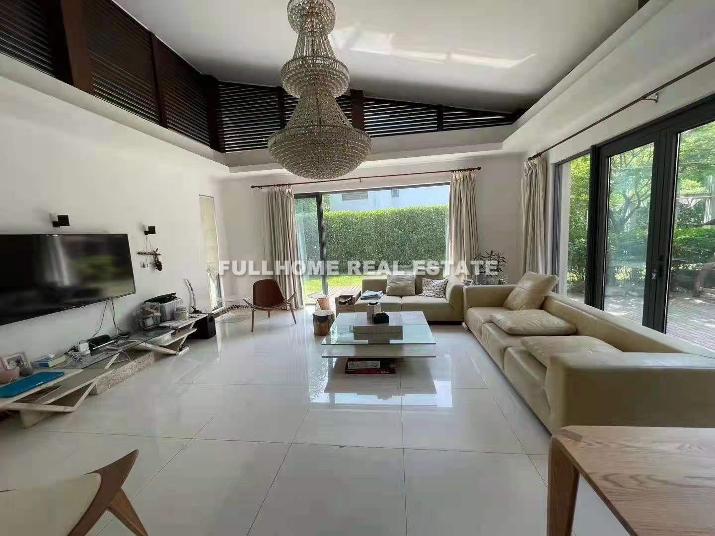 Lakeside Ville - 5 bedroom apartment in Shanghai, Qingpu, Suburb