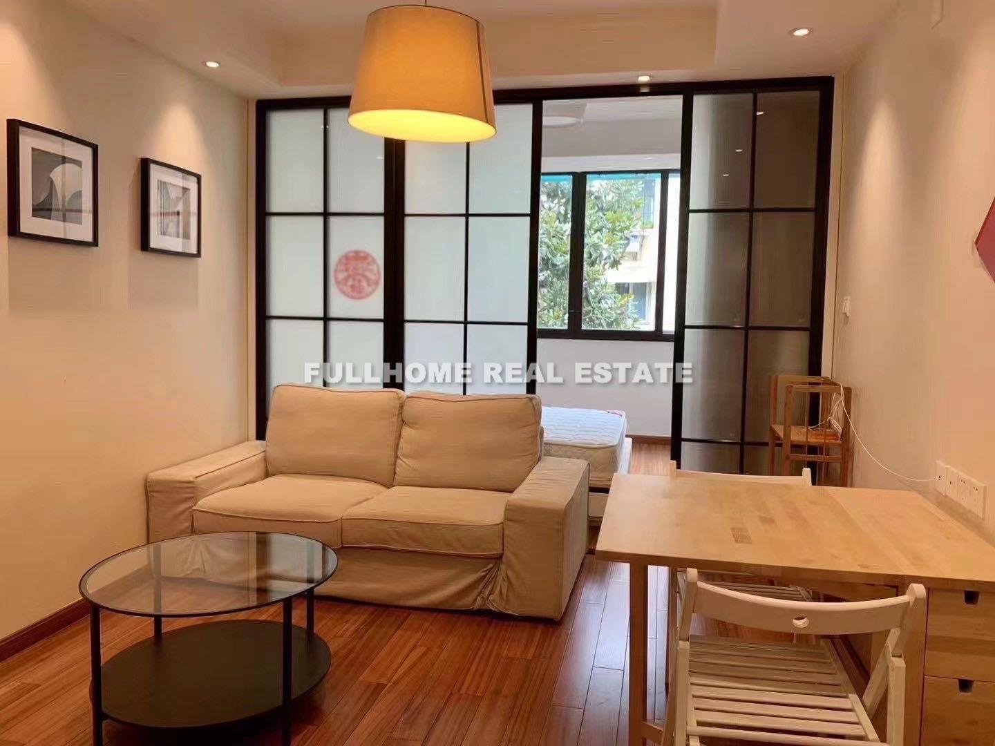 Same compound: Lane 1-100 North Xuhong Road, 1 bedrooms in Shanghai