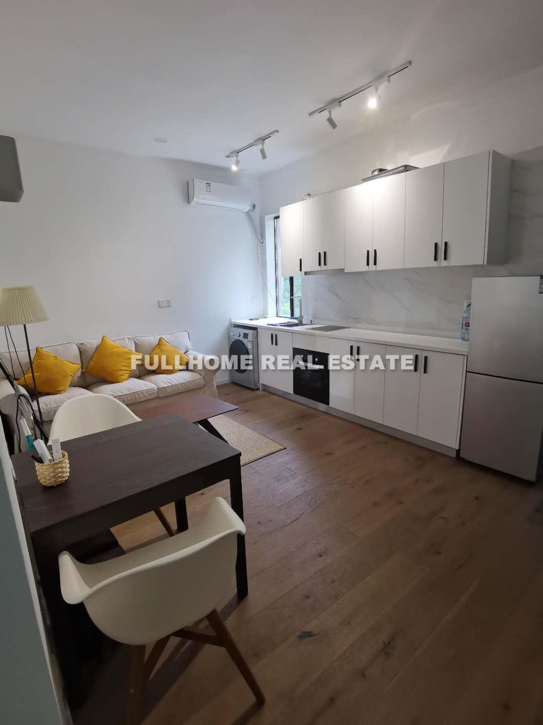 Lane1-500 Donghu Road Old House - 2 bedroom apartment in Shanghai, Downtown, Downtown