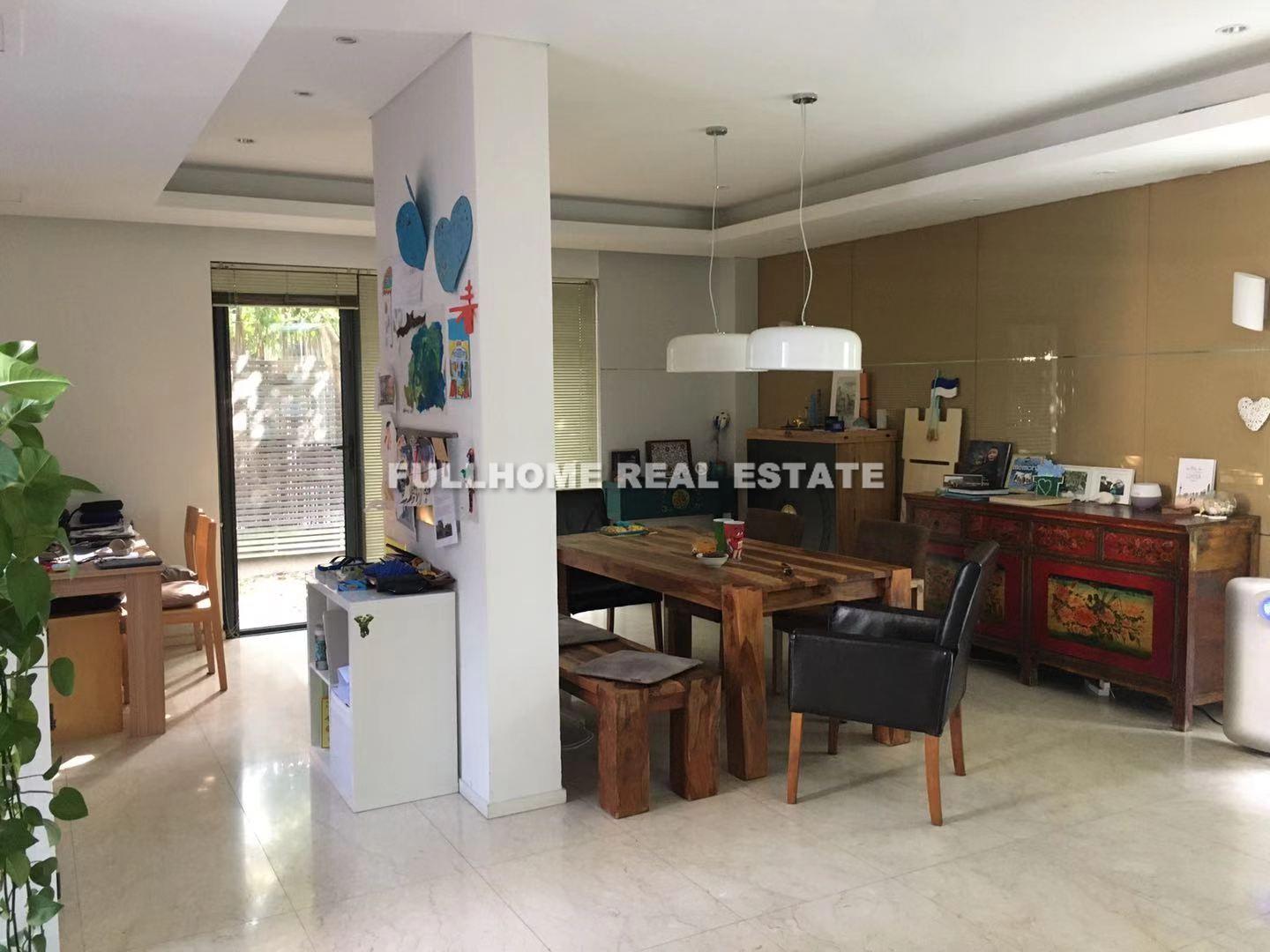 Lakeside Ville - 4 bedroom apartment in Shanghai, Qingpu, Suburb