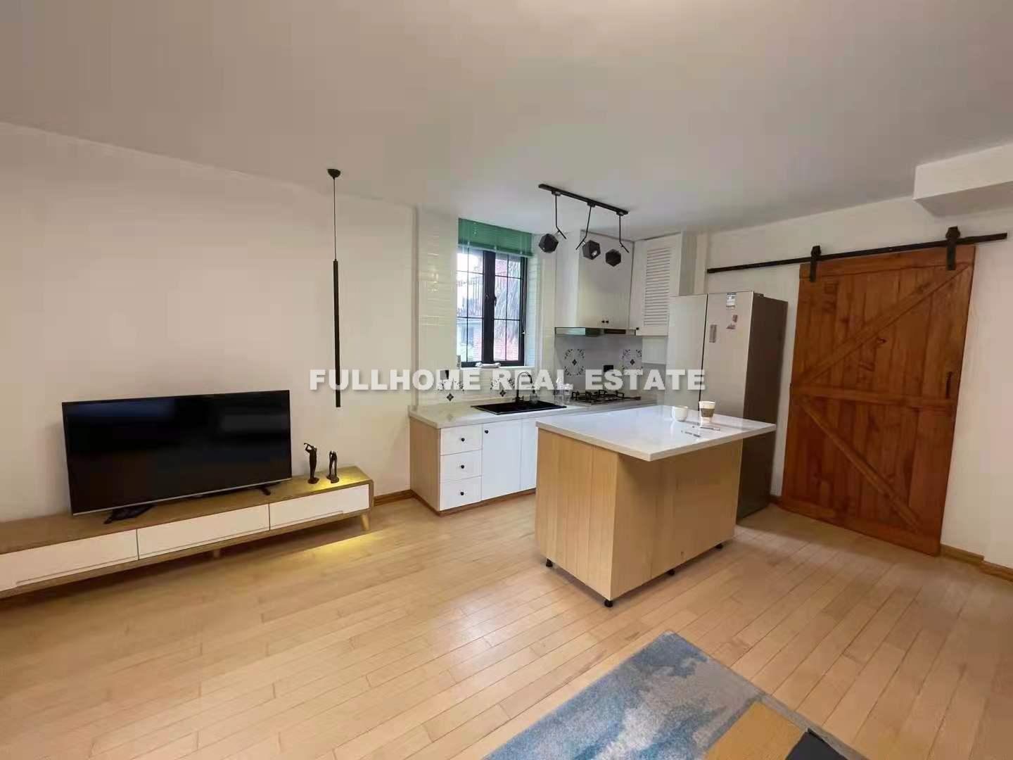 Same compound: No.1-500 Xiangshan Road Old House, 2 bedrooms in Shanghai