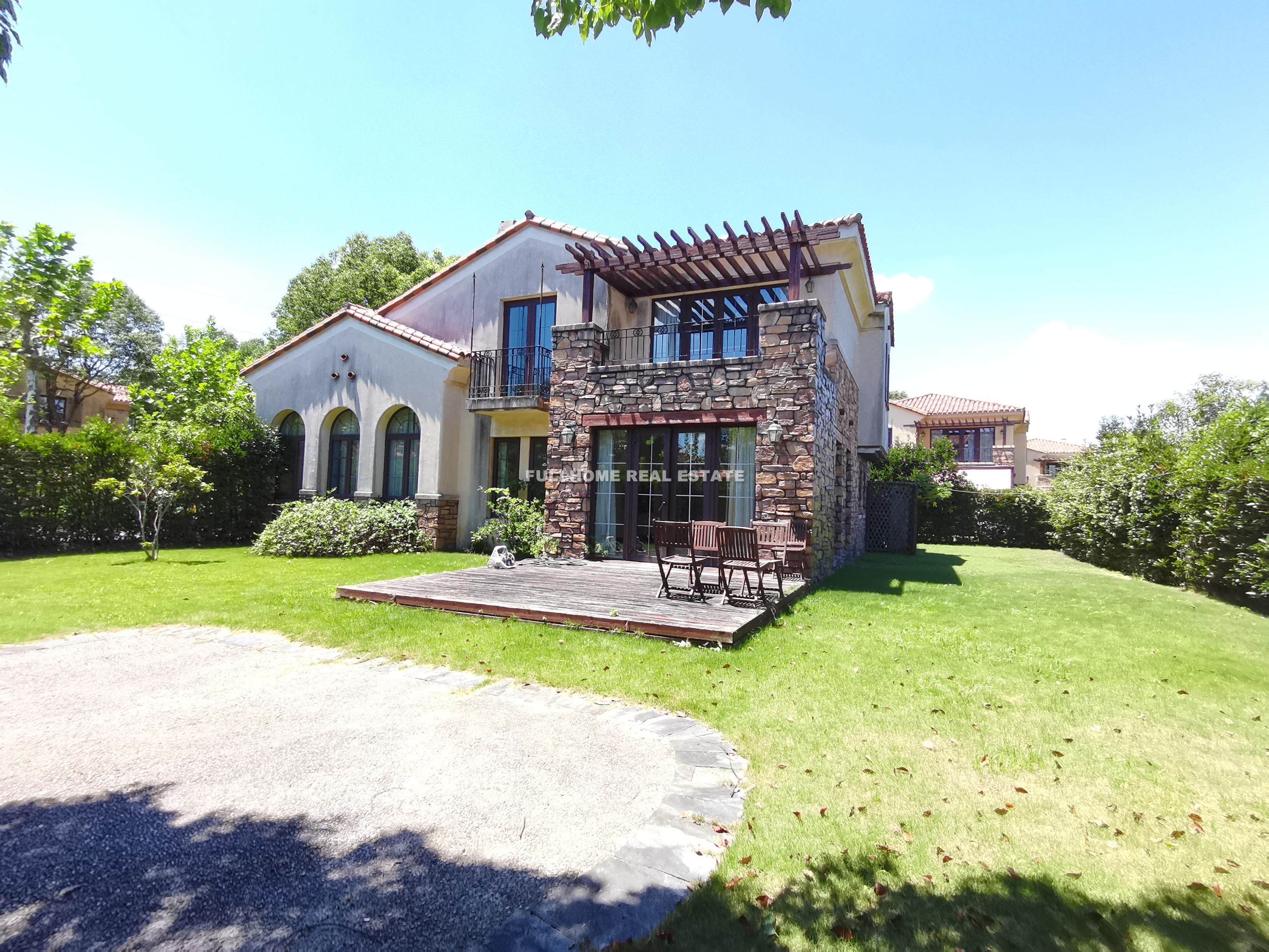 Rancho Santa Fe - 4 bedroom apartment in Shanghai, Minhang, Suburb