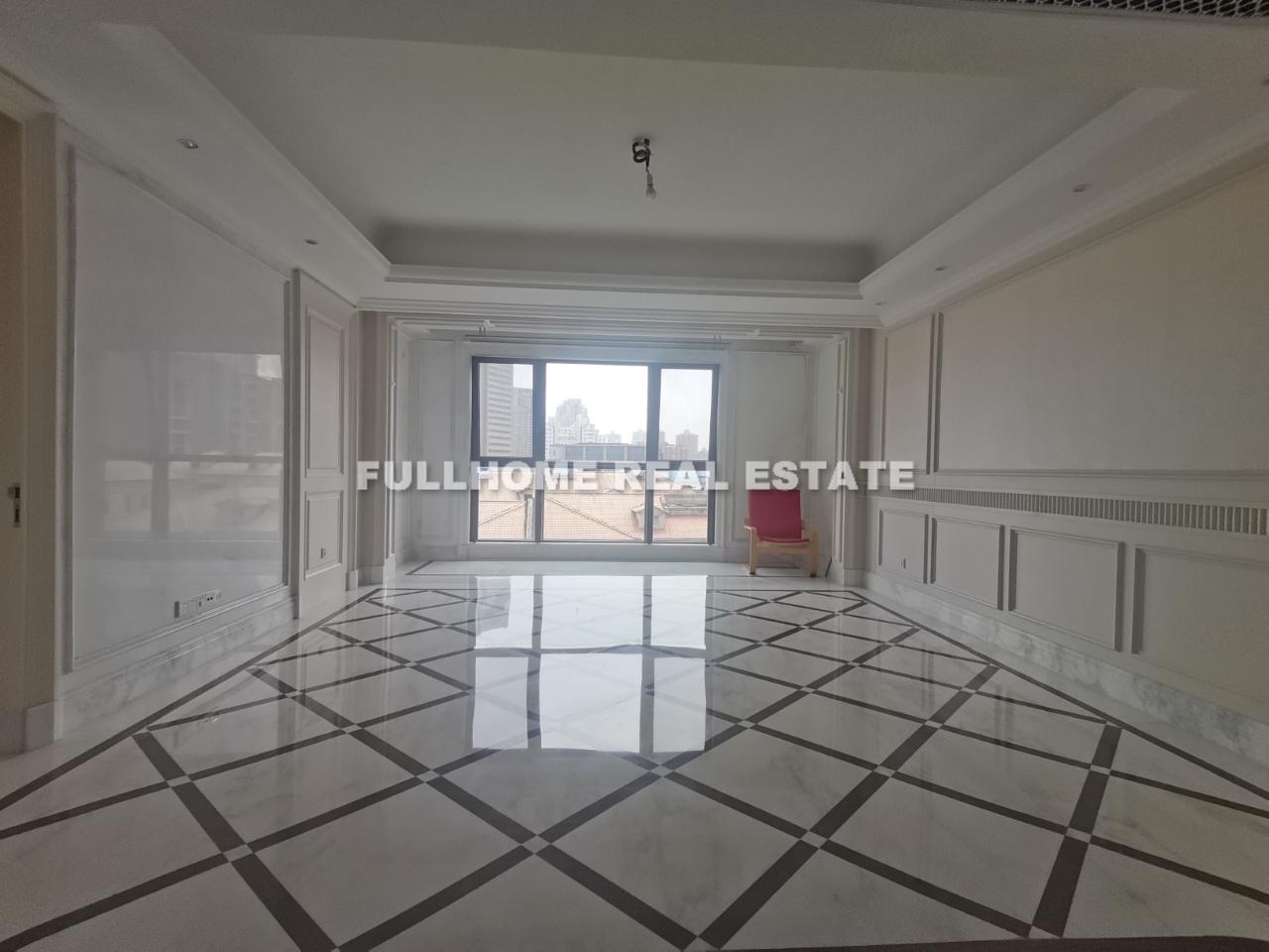 E18 - 4 bedroom apartment in Shanghai, Lujiazui, Pudong