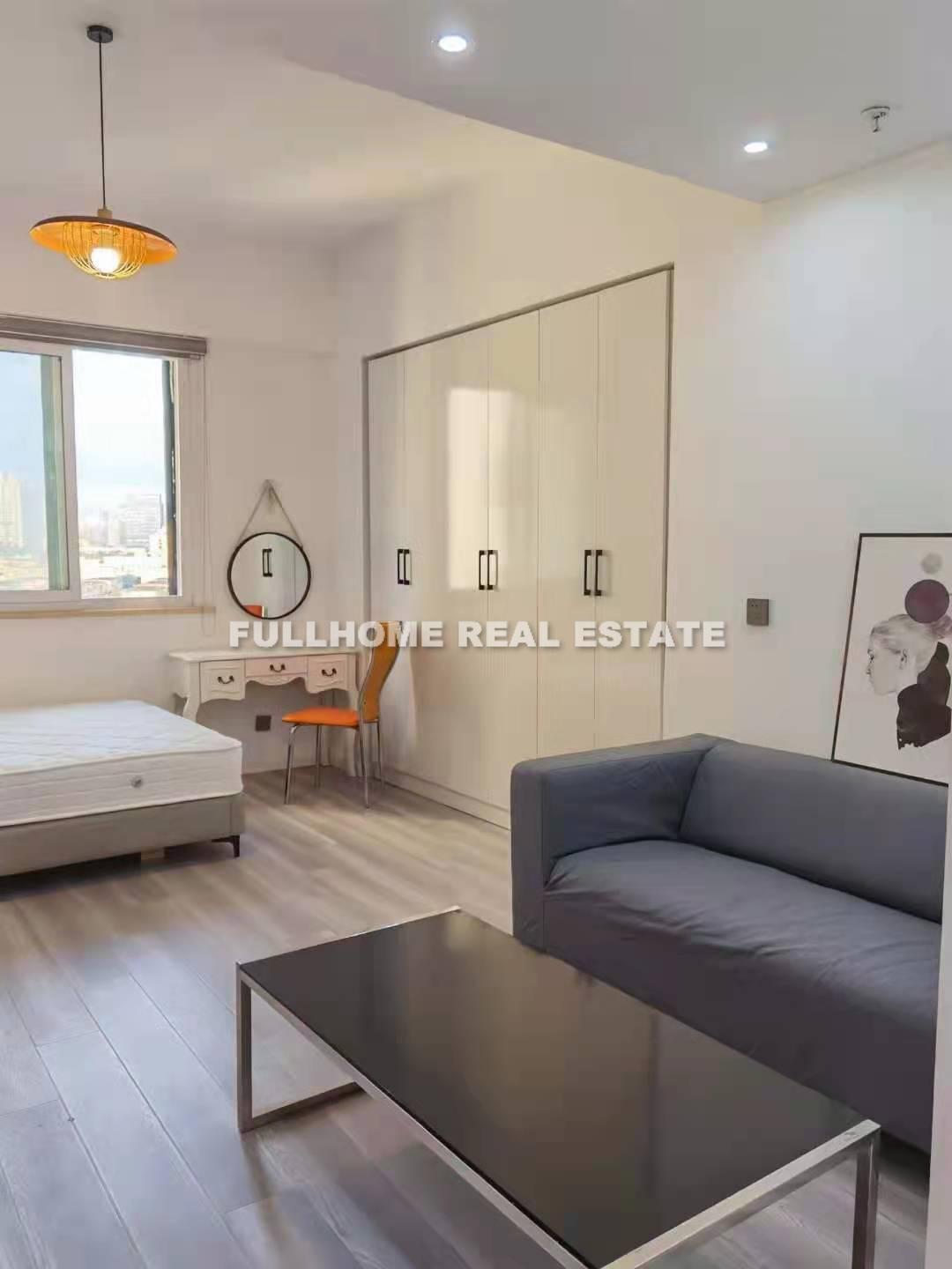 Same compound: Zhonghuang Mansion, 1 bedrooms in Shanghai