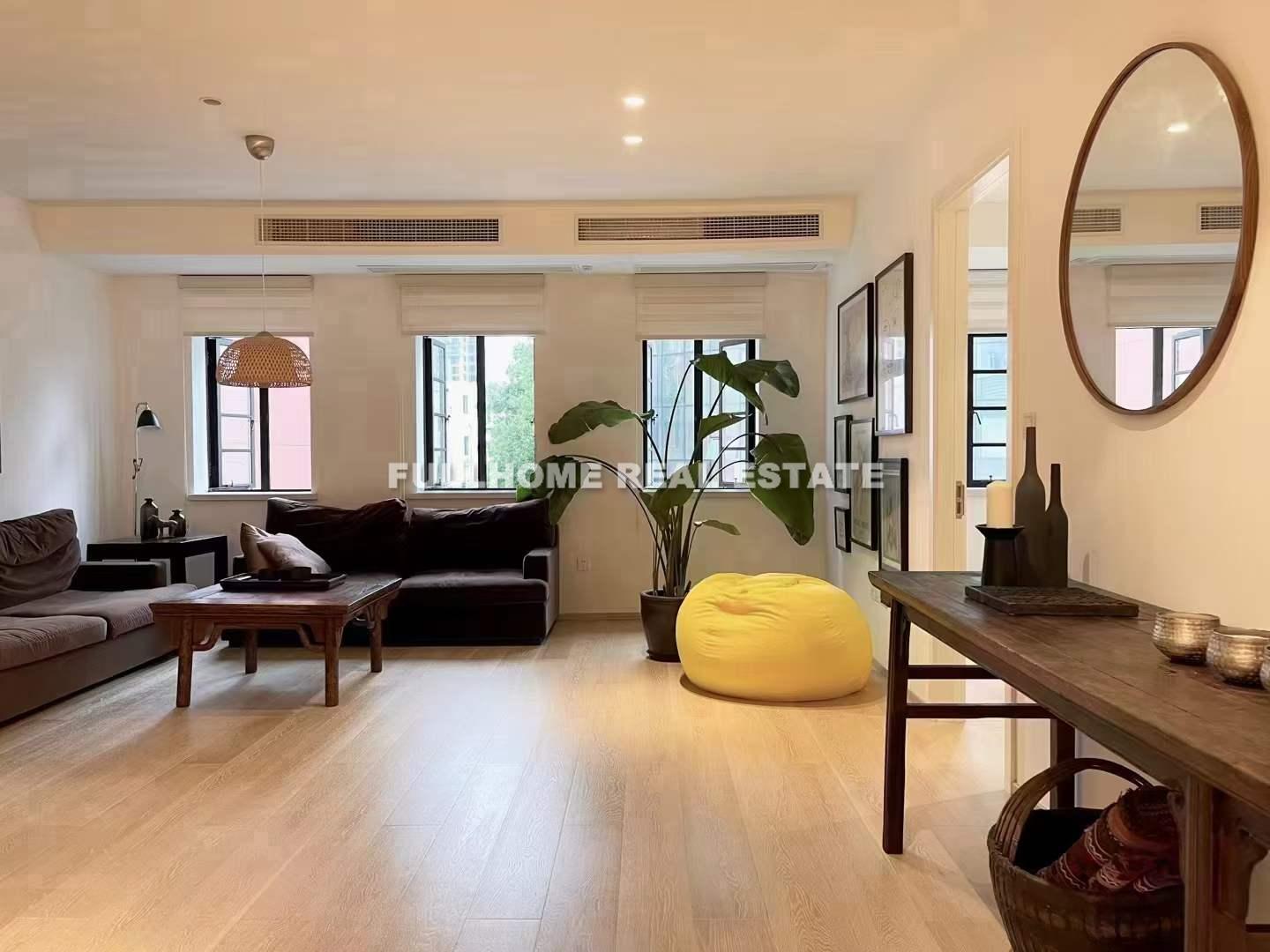 Lane 1-1200 Huashan Road Old House - 3 bedroom apartment in Shanghai, Xujiahui, Downtown