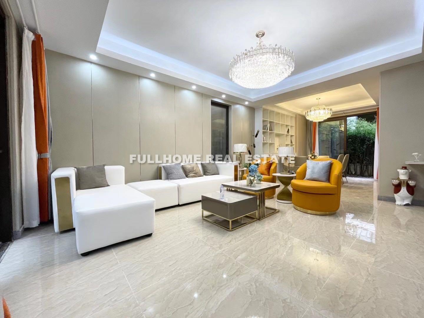 Same compound: Jing An Fu, 4 bedrooms in Shanghai