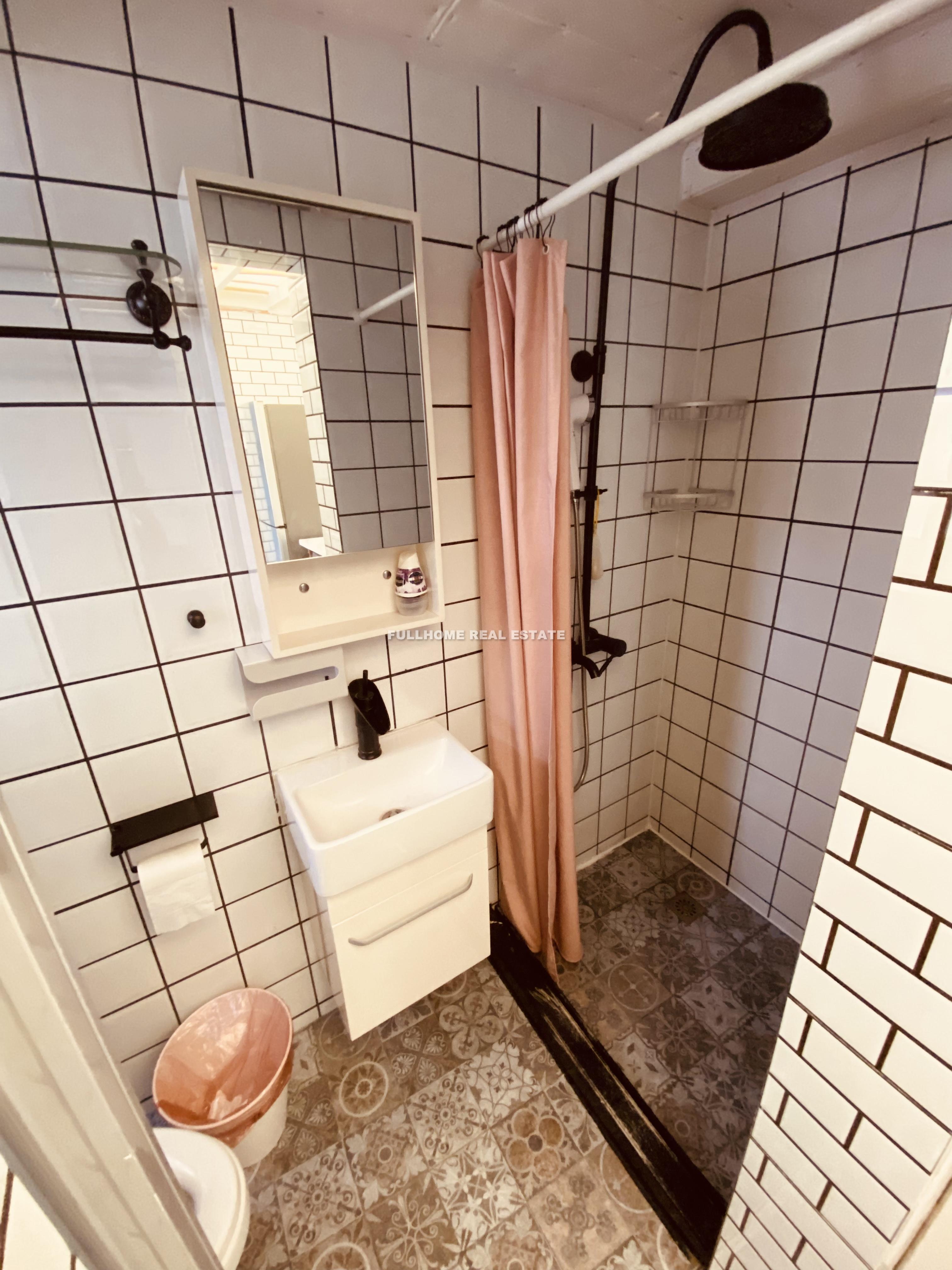 Lane 200-500 South Xiang Yang Road Old House - Interior view 3, Shanghai rental property