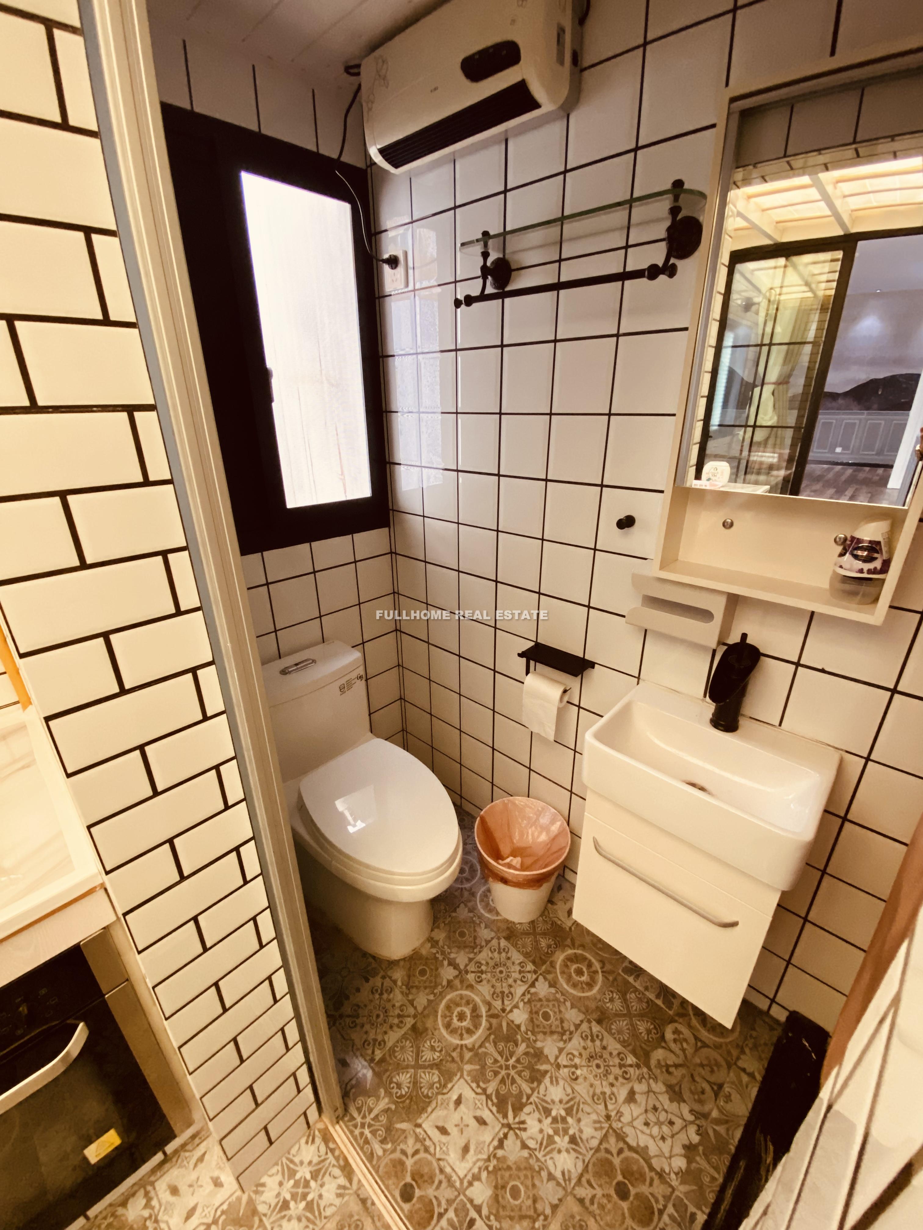 Lane 200-500 South Xiang Yang Road Old House - 1 bedroom apartment in Shanghai, Downtown, Downtown