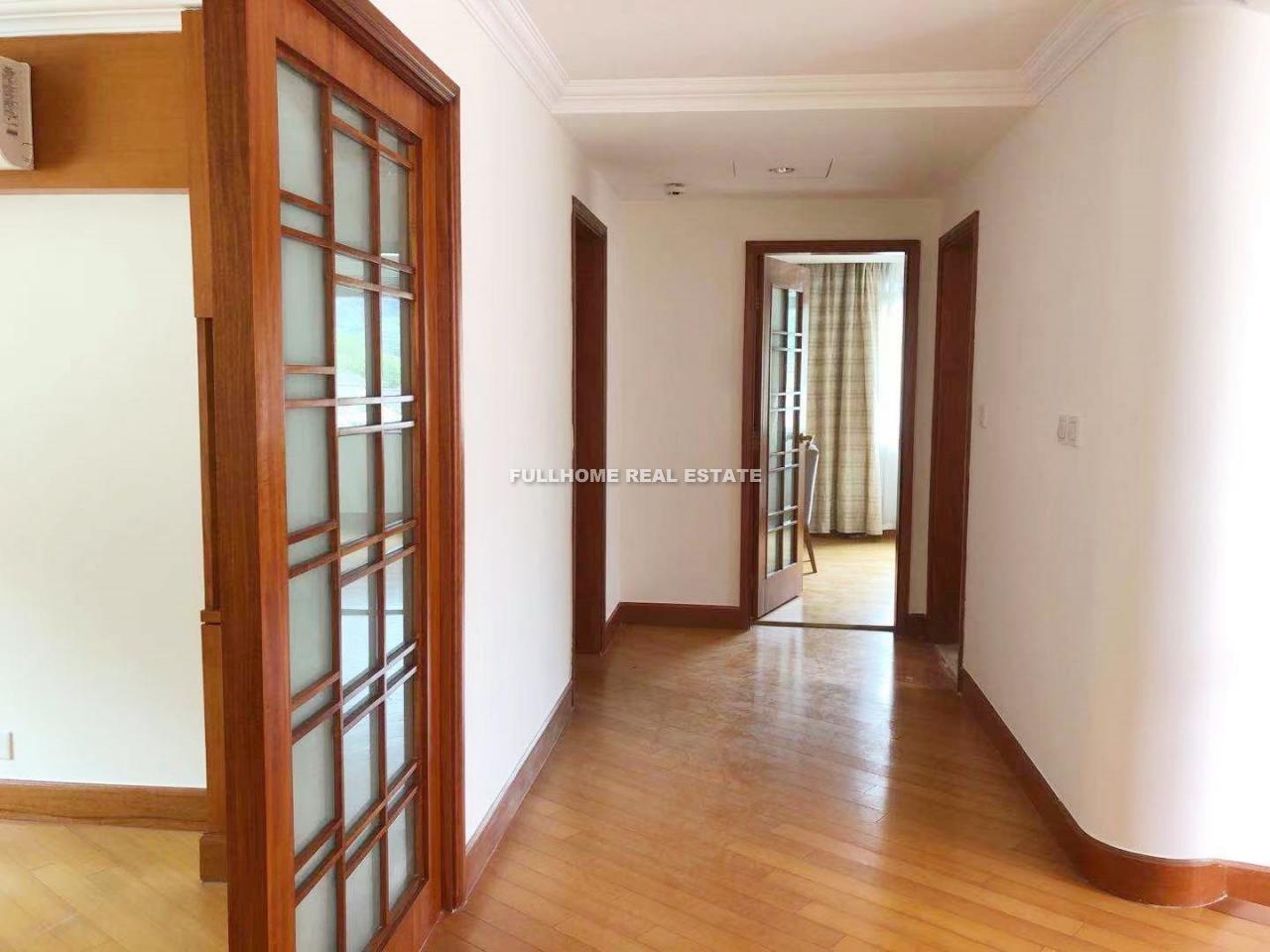 Golden Lake Garden - 5 bedroom apartment in Guangzhou, 