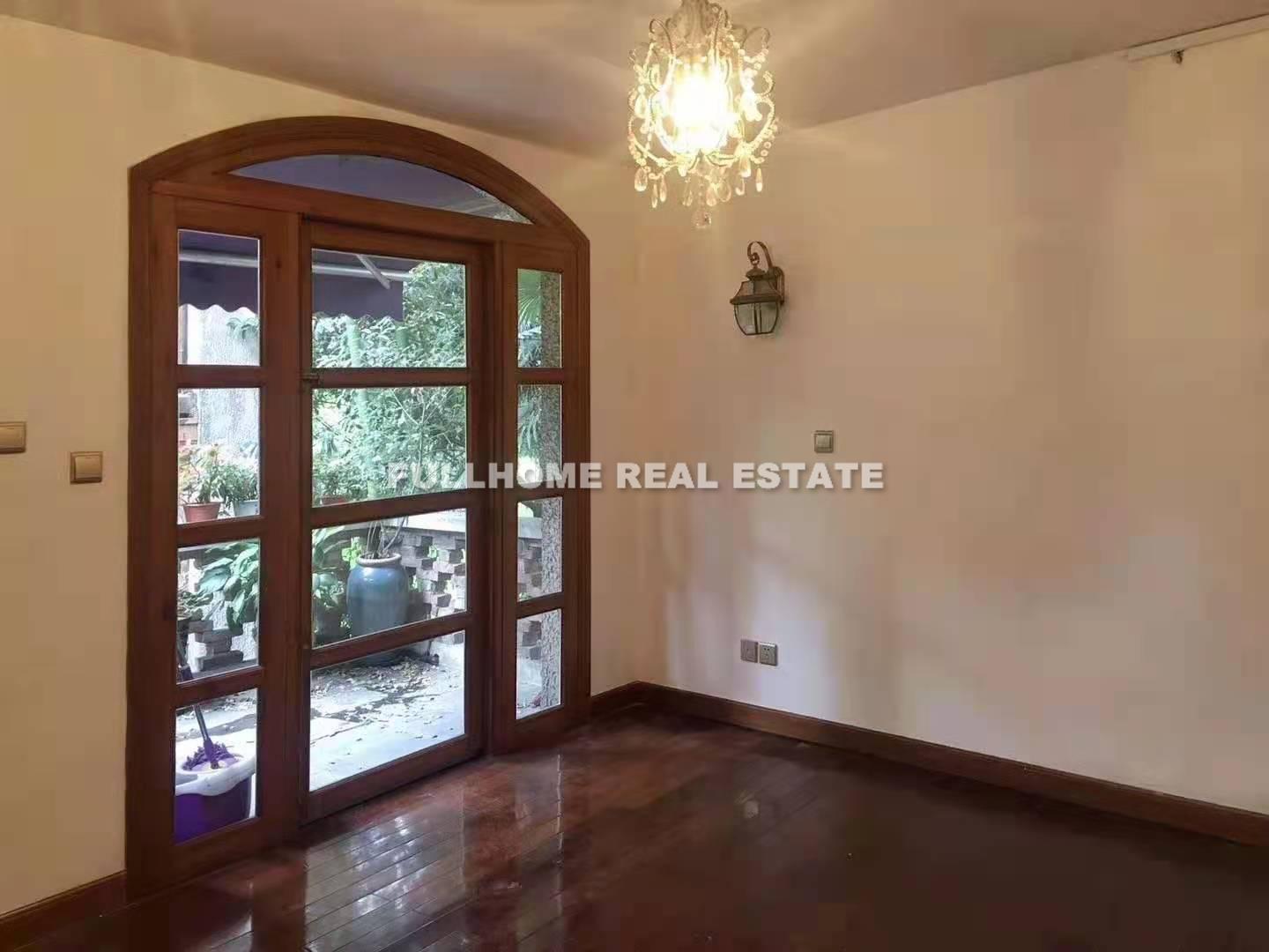 Lane1-500 Taiyuan Road Old House - 3 bedroom apartment in Shanghai, Xujiahui, Downtown