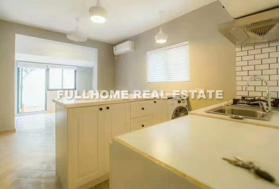 Lane 1-500 Caojiayan Road Old House - 1 bedroom apartment in Shanghai, Downtown, Downtown