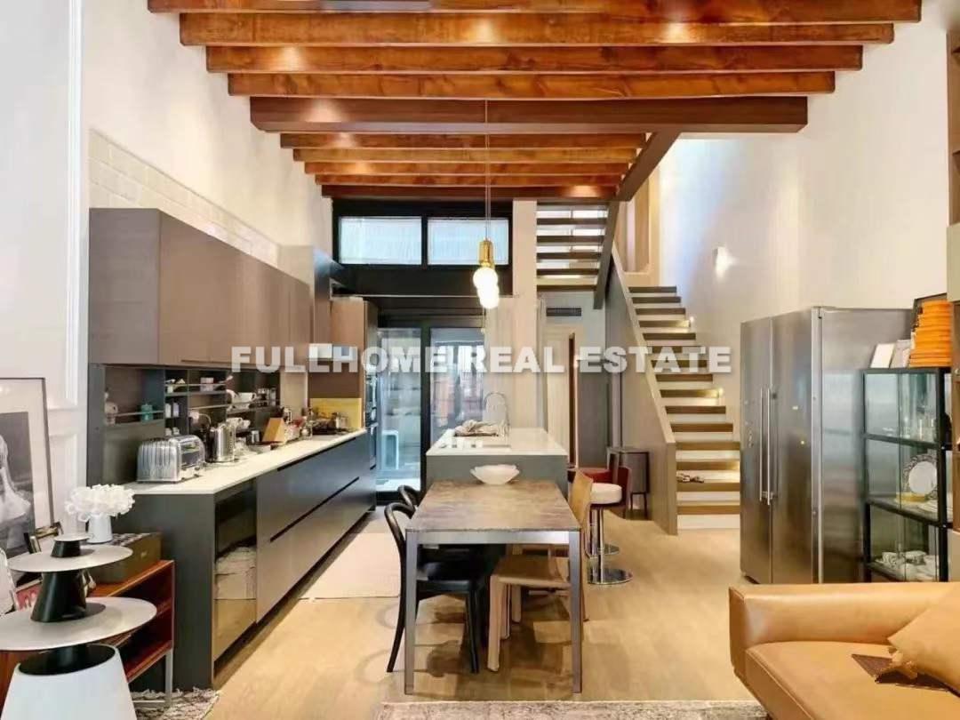 Similar property: Lane 1-1000 South Shanxi Road Old House, 4 bedrooms, 202 sqm in Shanghai