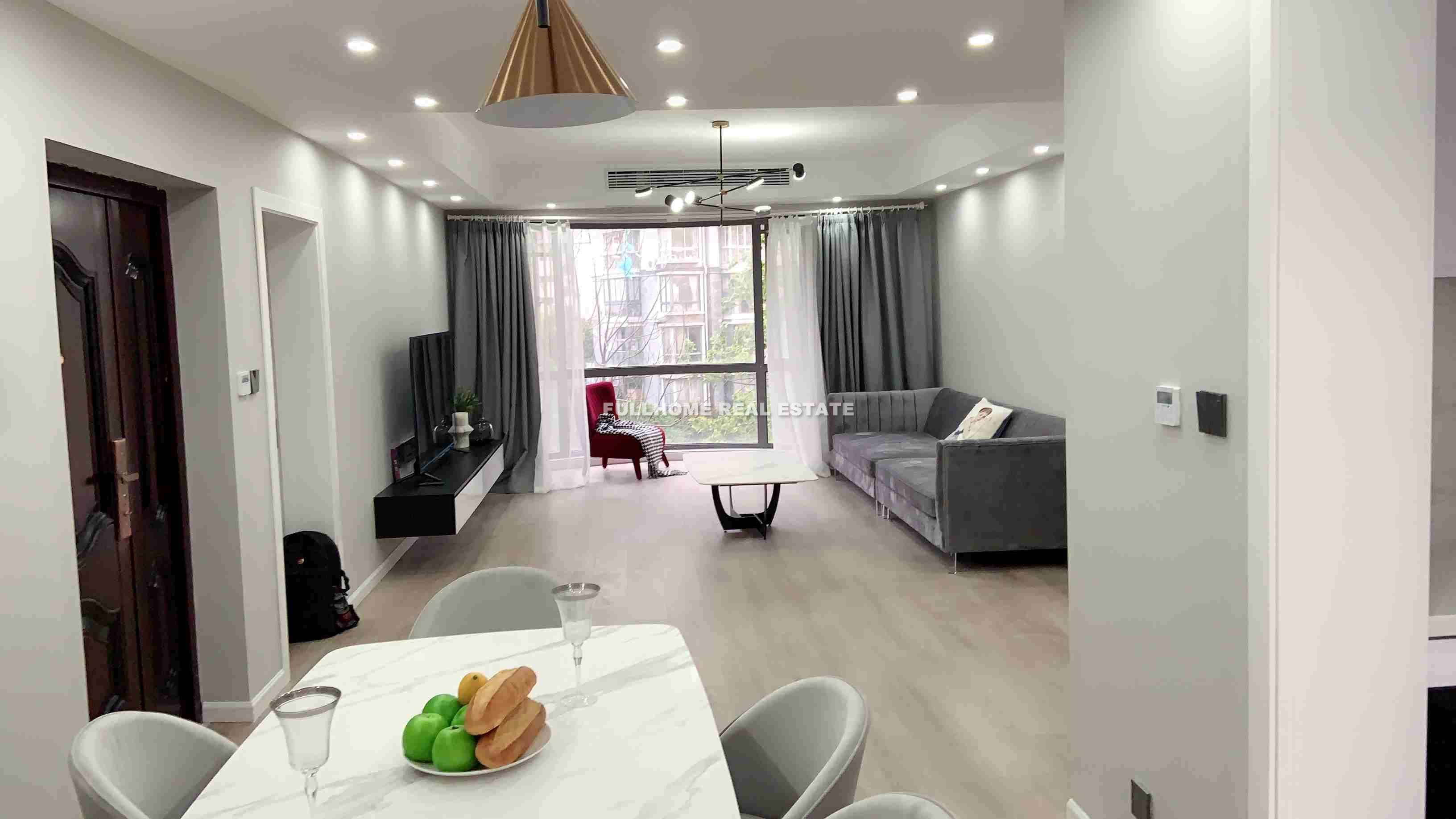 Oriental Golden Gate Garden - 4 bedroom apartment in Shanghai, Downtown, Downtown