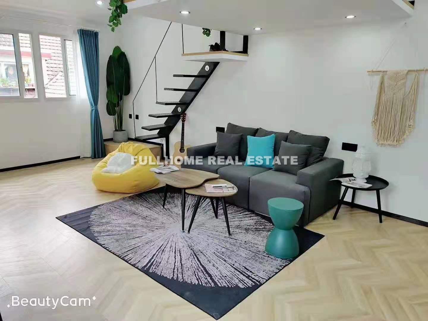 Same compound: No1-200 Middle Jianguo Road Old House, 2 bedrooms in Shanghai