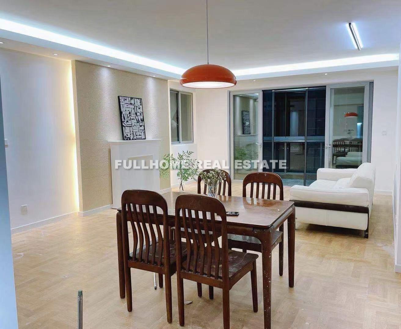 First Block - 3 bedroom apartment in Shanghai, Jing An, Downtown