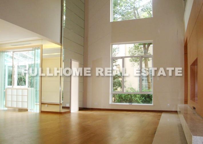 Same compound: Tomson Golf Villas, 5 bedrooms in Shanghai