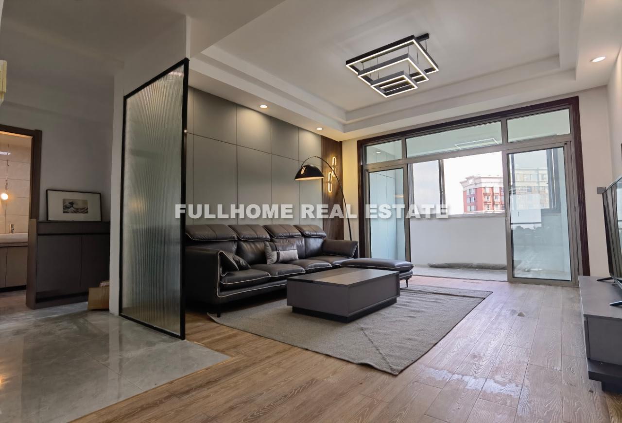 Same compound: Jinhui Haoting, 4 bedrooms in Shanghai