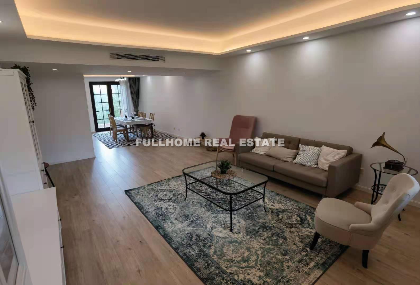 Similar property: Shanghai Racquet Club, 4 bedrooms, 266 sqm in Shanghai
