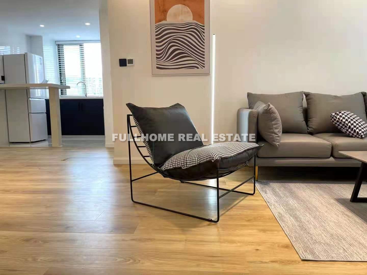 Jiaozhou Teacher Apartment - 2 bedroom apartment in Shanghai, Jing An, Downtown