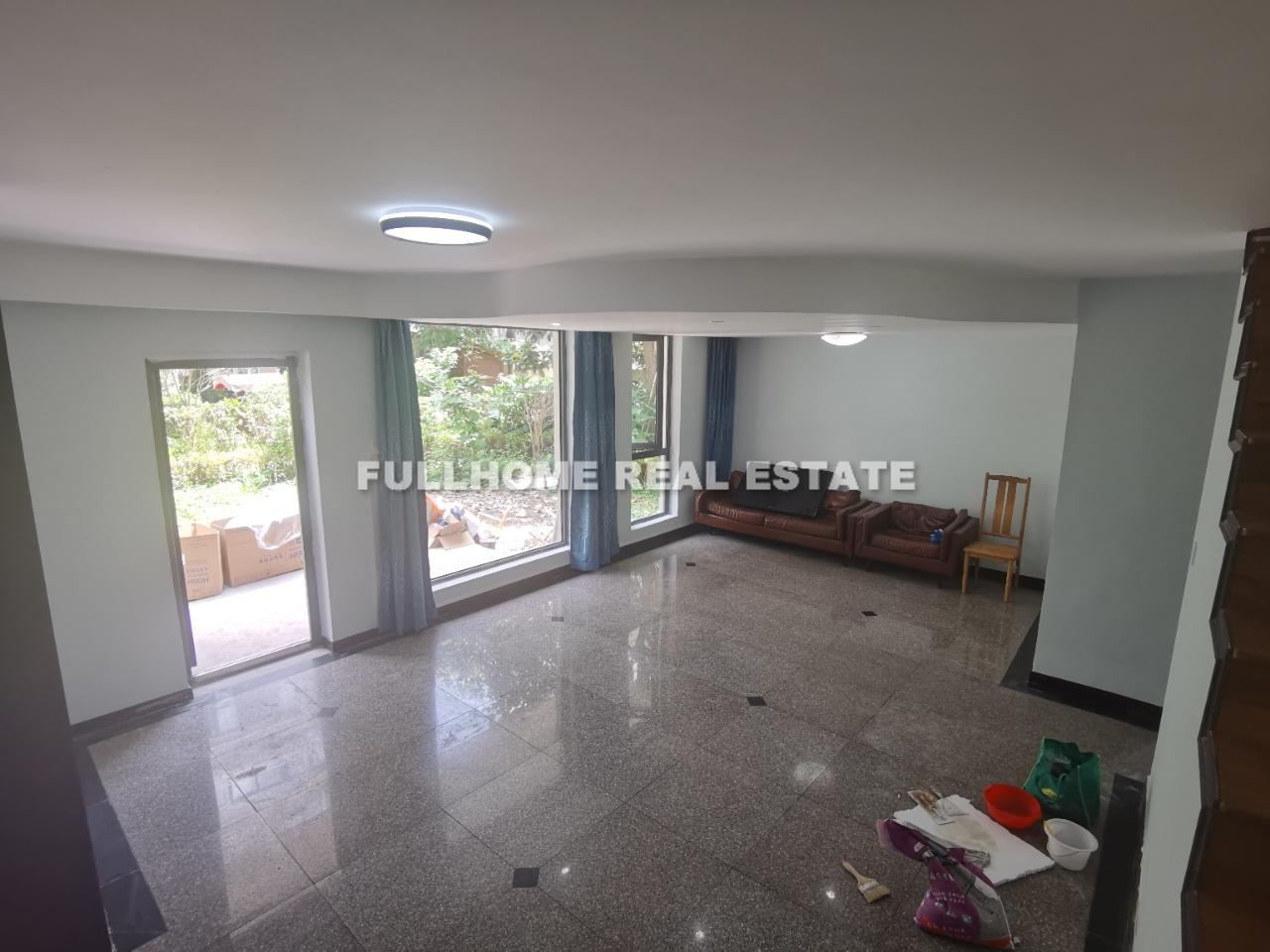 Same compound: Le Ville Residence, 3 bedrooms in Shanghai