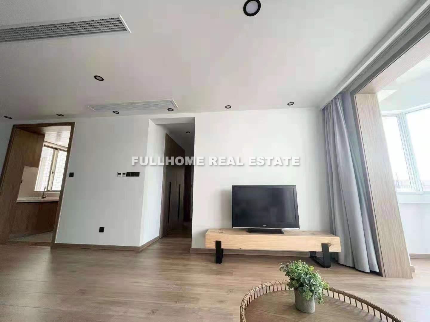Same compound: Sunny Siji Apartment, 3 bedrooms in Shanghai