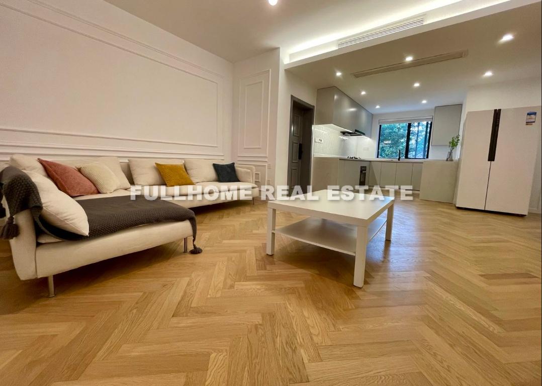 Lane 1501-2500 Middle Huaihai Road Old House	 - 3 bedroom apartment in Shanghai, FFC, Downtown