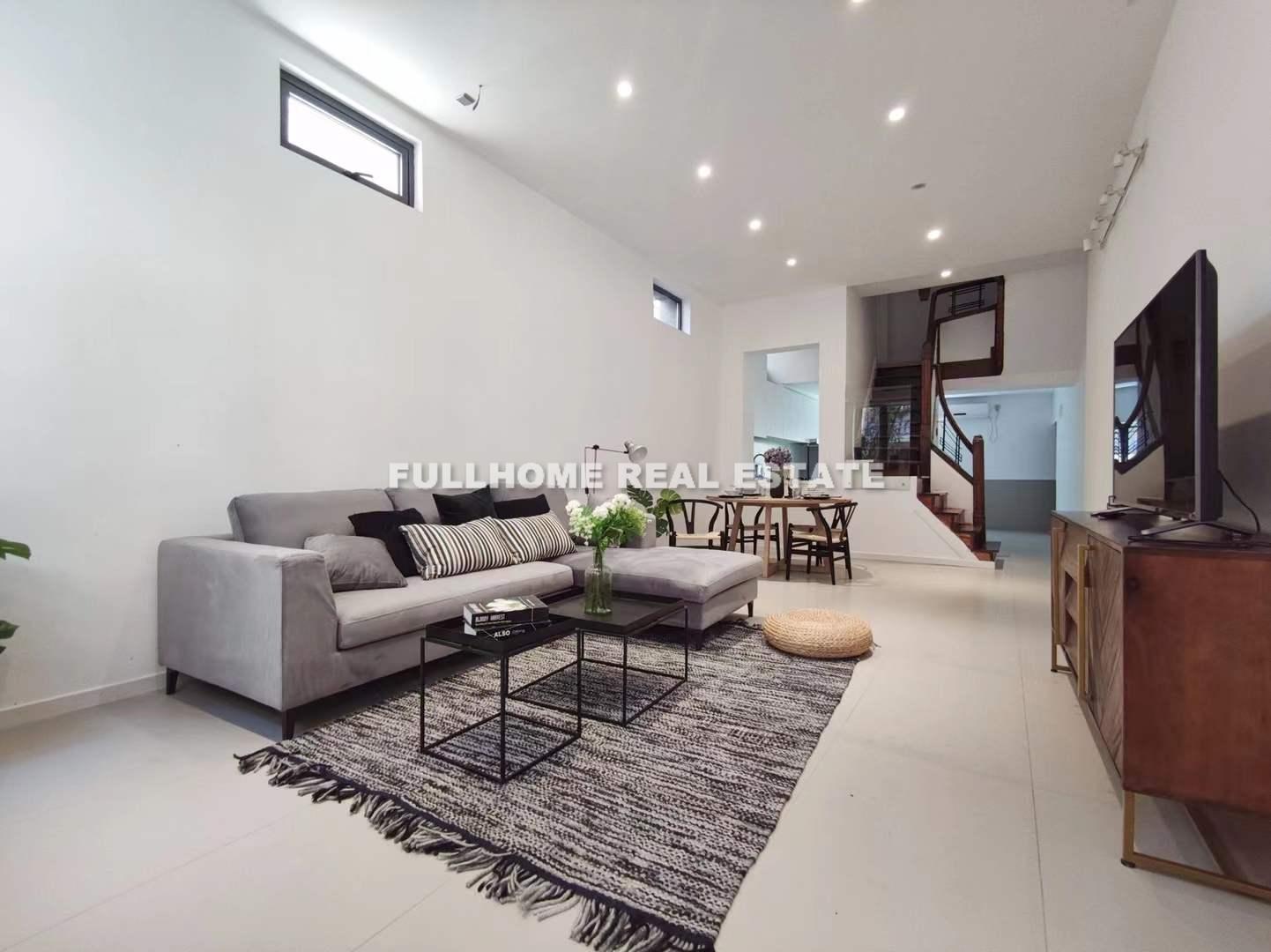 Similar property: Lane 1-100 Shaoxing Road Old House, 4 bedrooms, 250 sqm in Shanghai