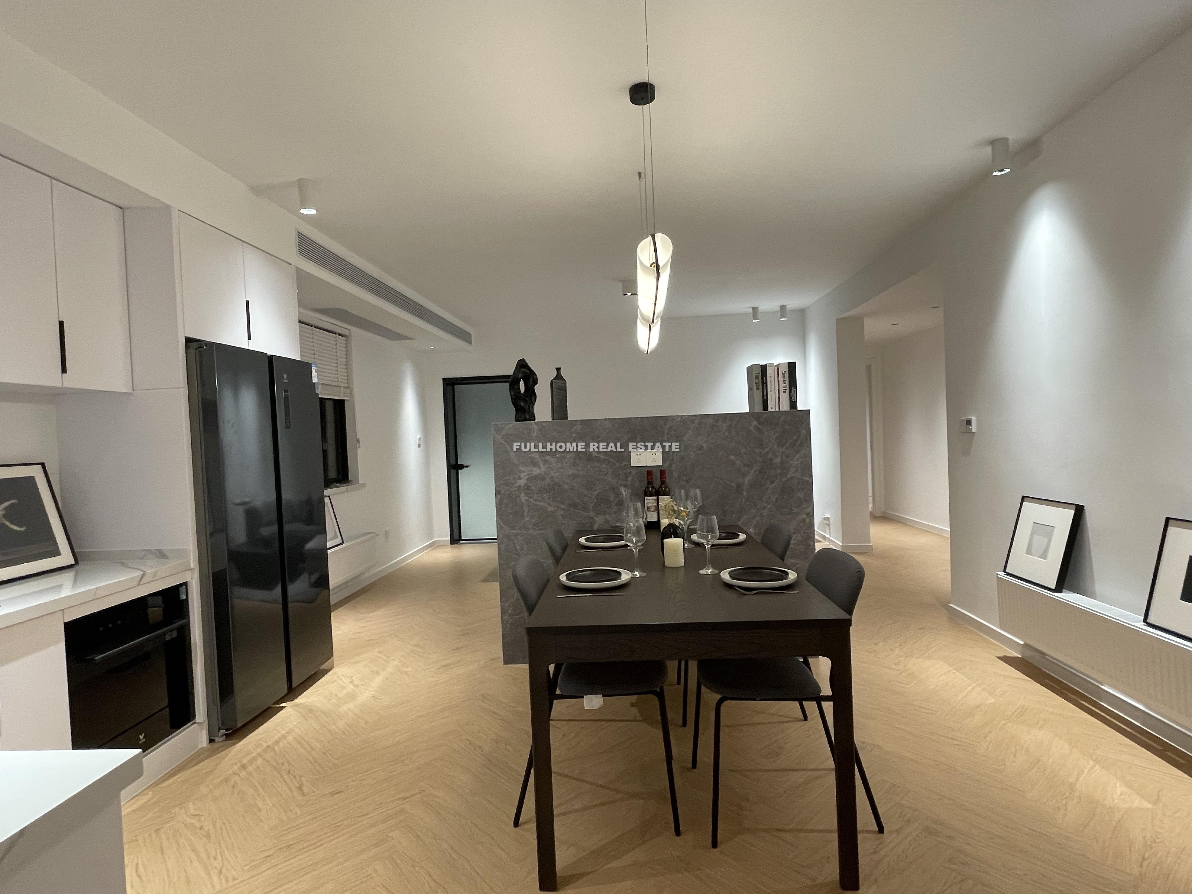 Zhonghuang Mansion - 4 bedroom apartment in Shanghai, Downtown, Downtown