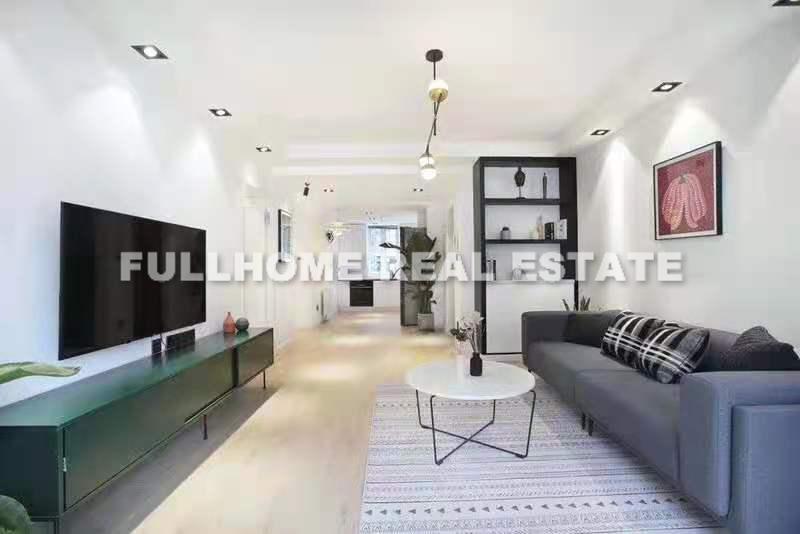 Lane 1-999Yuyuan Road Old House - 2 bedroom apartment in Shanghai, Jing An, Downtown