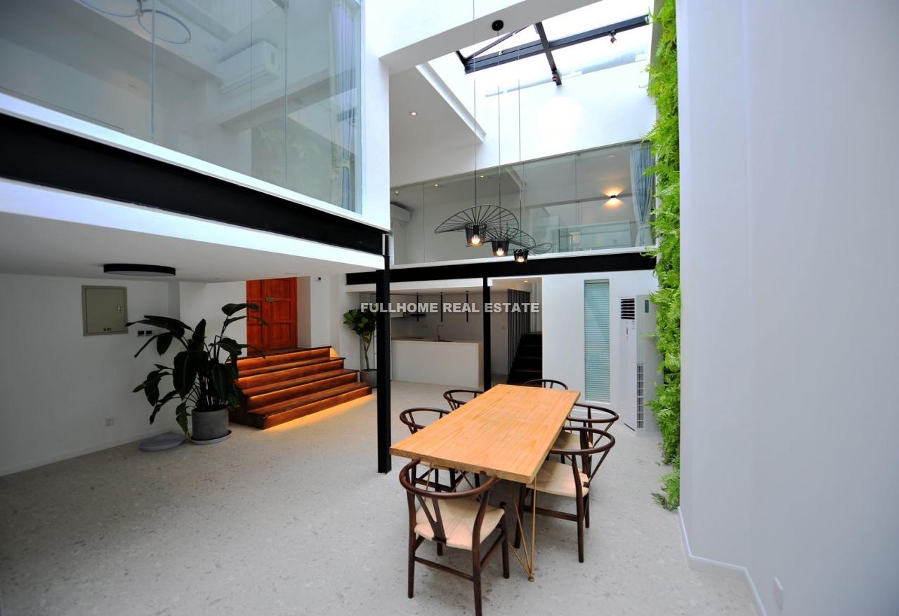 Same compound: Dong Zhi Men Courtyard, 3 bedrooms in Beijing