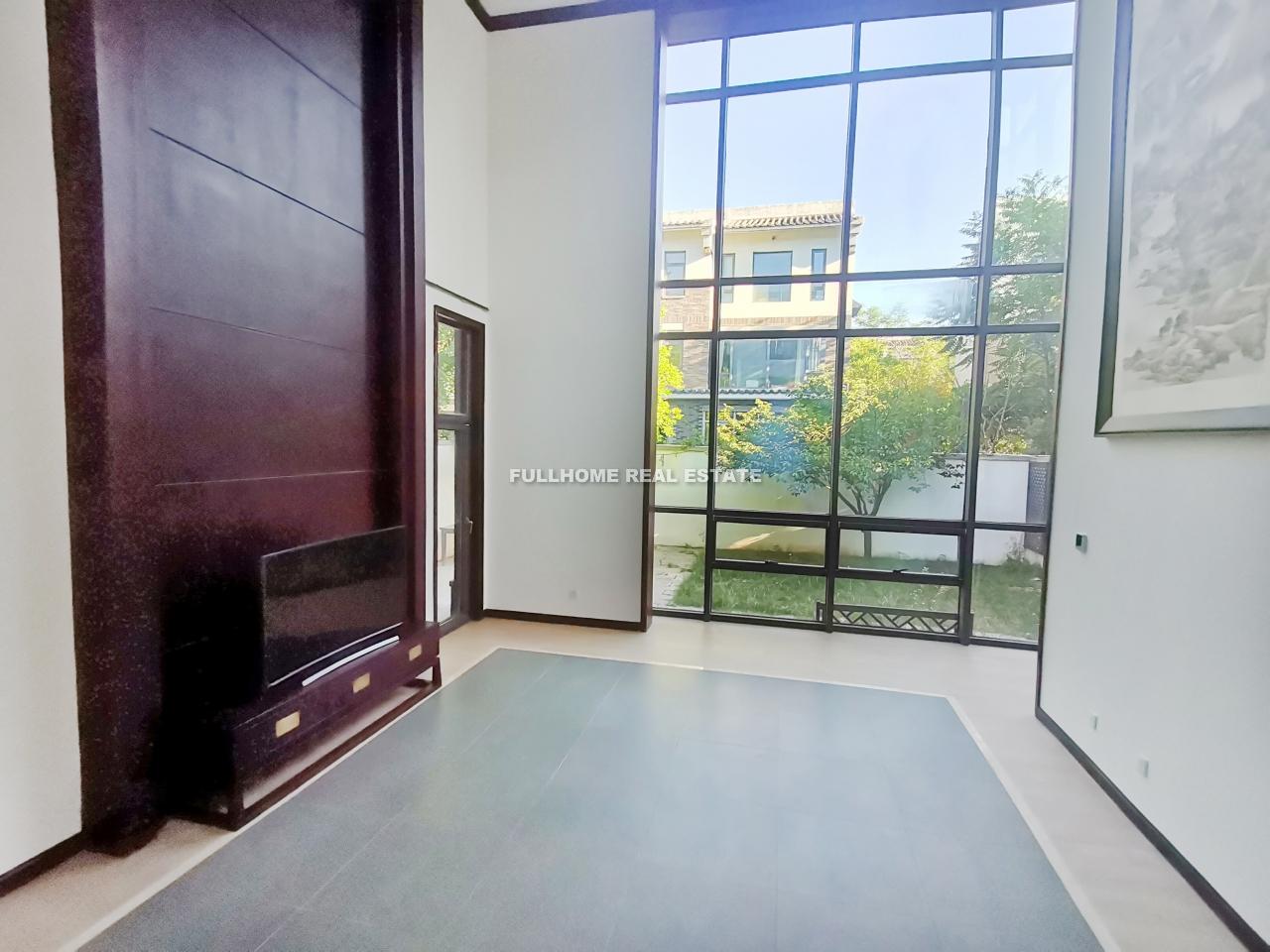 Similar property: Yosemite, 5 bedrooms, 340 sqm in Beijing