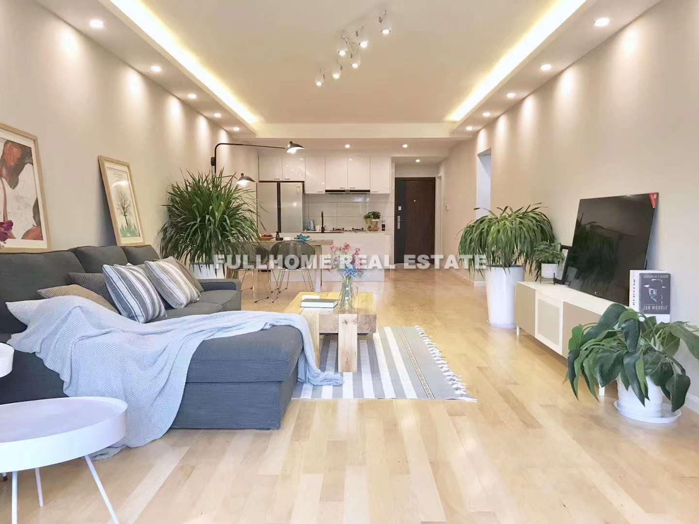 Shanghai Grand Plaza - 4 bedroom apartment in Shanghai, FFC, Downtown