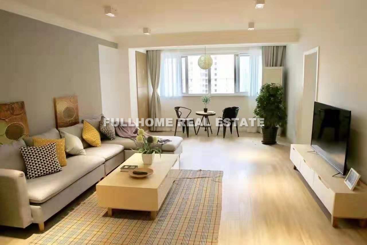 Same compound: Jingan Xinghai City, 3 bedrooms in Shanghai