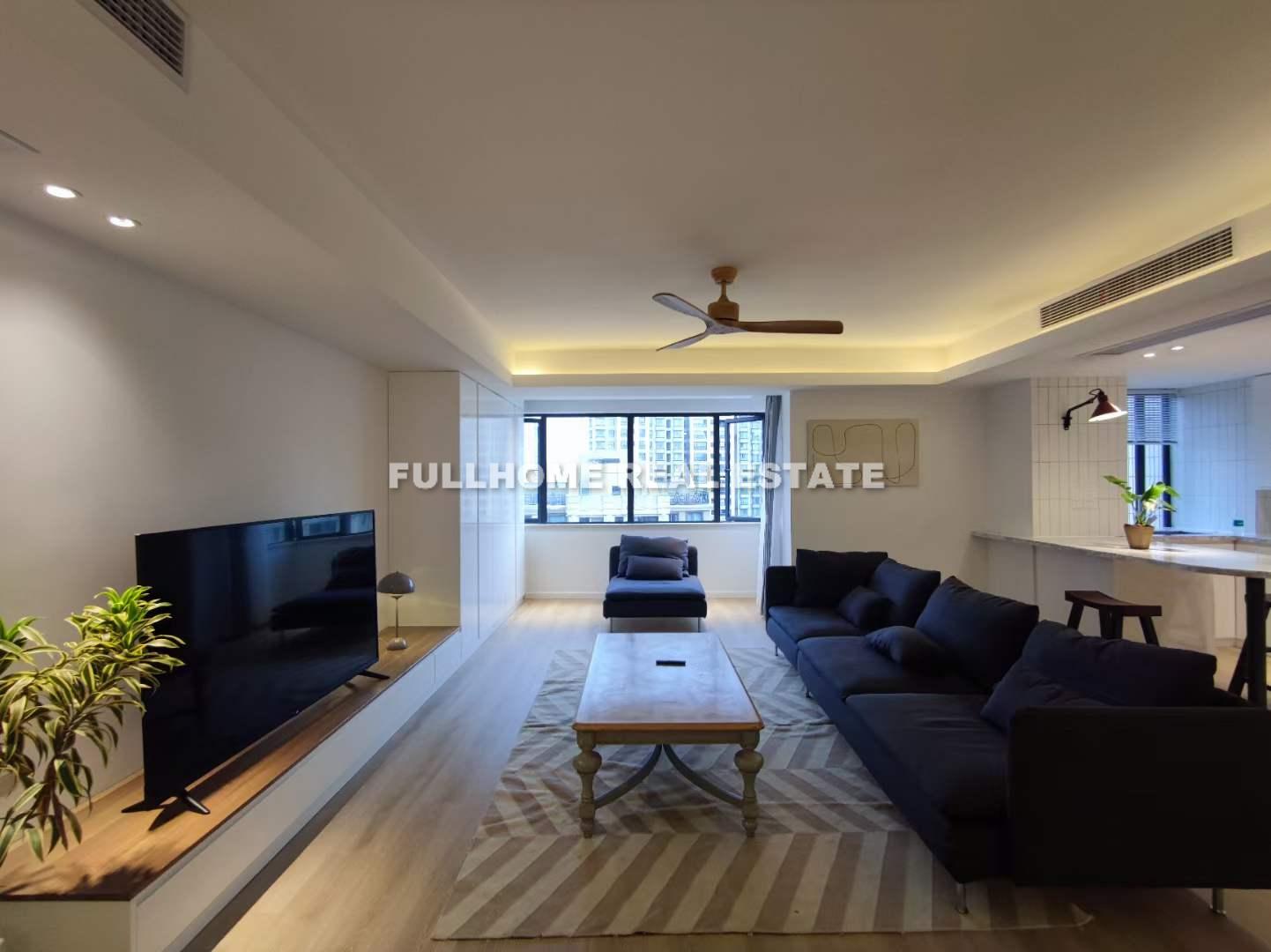 Same compound: Nian Ping Hua Yuan, 3 bedrooms in Shanghai