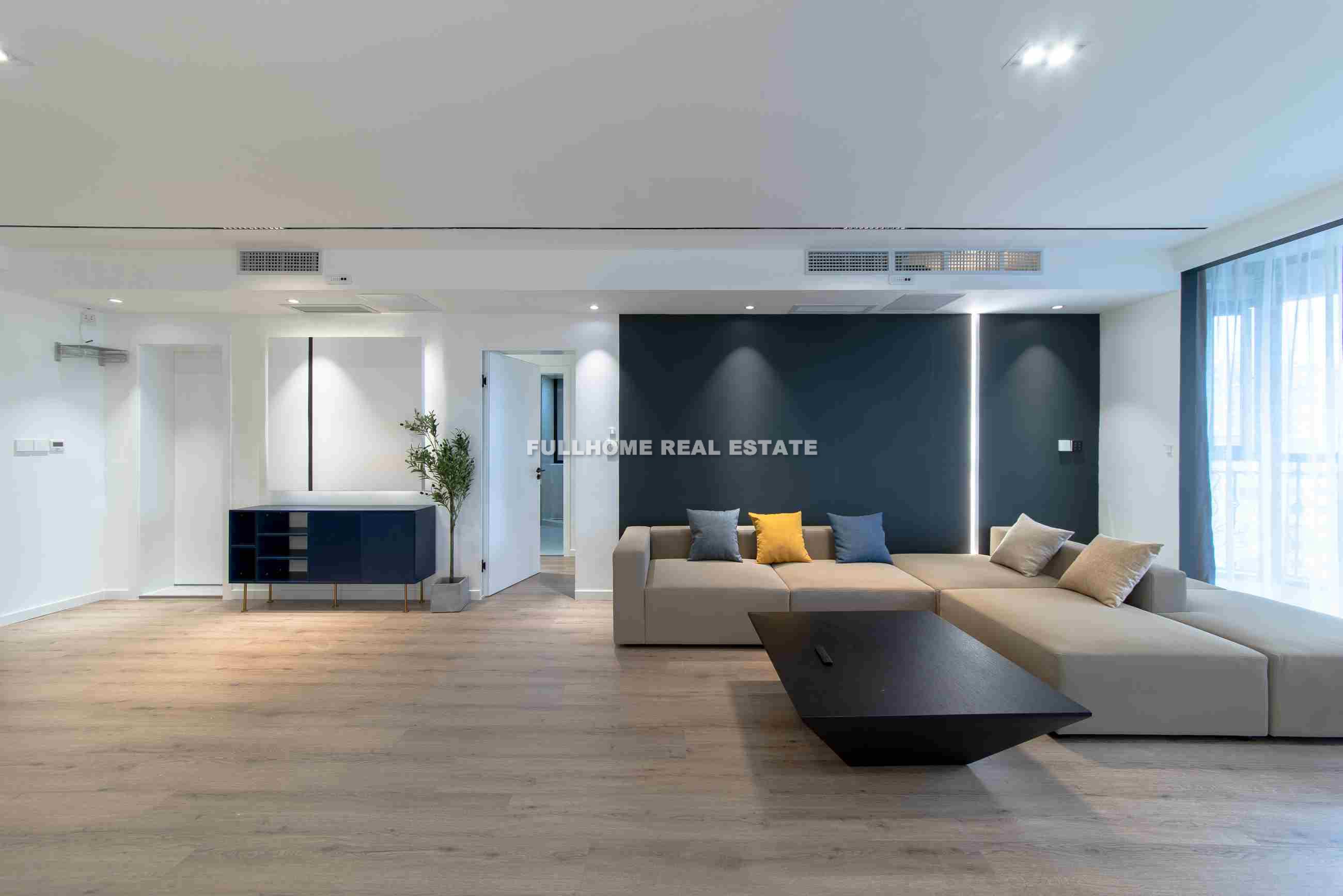 Minghua Mansion - 4 bedroom apartment in Shanghai, Downtown, Downtown