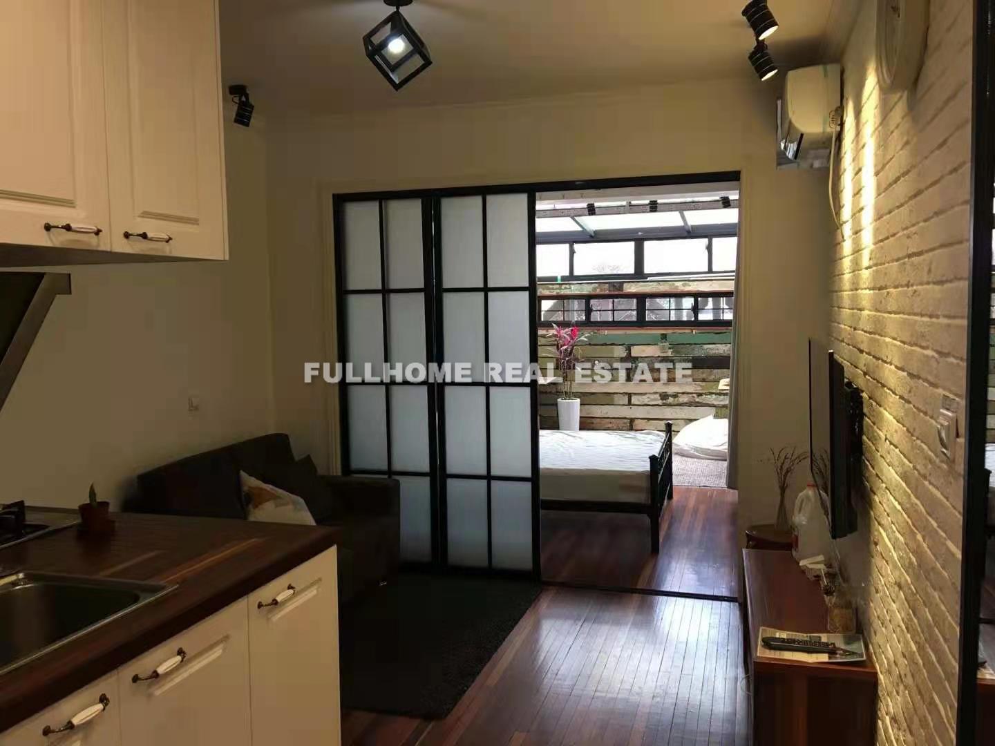 Same compound: Wuyuan Apartment, 1 bedrooms in Shanghai