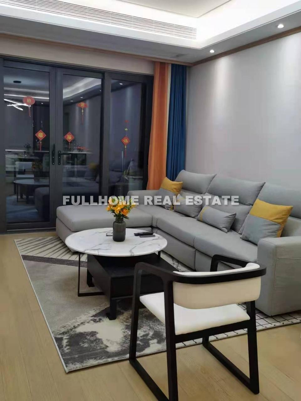 Same compound: Oriental Mansion, 3 bedrooms in Shanghai