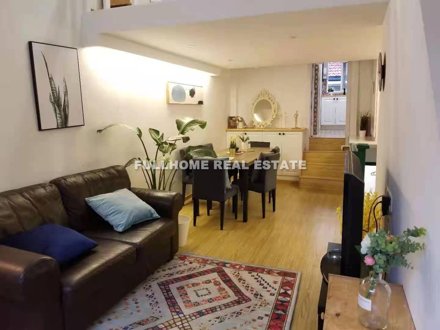 Lane 1-500 South Chongqing Road Old House - 2 bedroom apartment in Shanghai, Xintiandi, Downtown