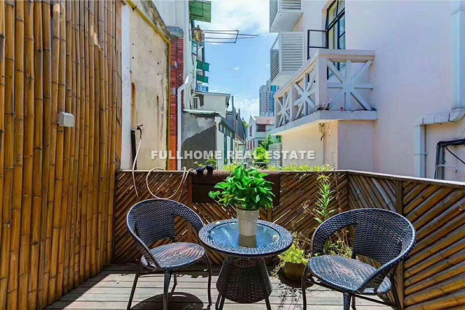 Lane 1-300 Yongjia Road Old House  - 2 bedroom apartment in Shanghai, Xintiandi, Downtown
